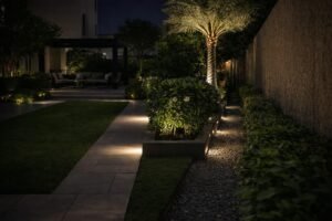 إنارة طبقية لممر حديقة فيلا بالكويت ليلاً
